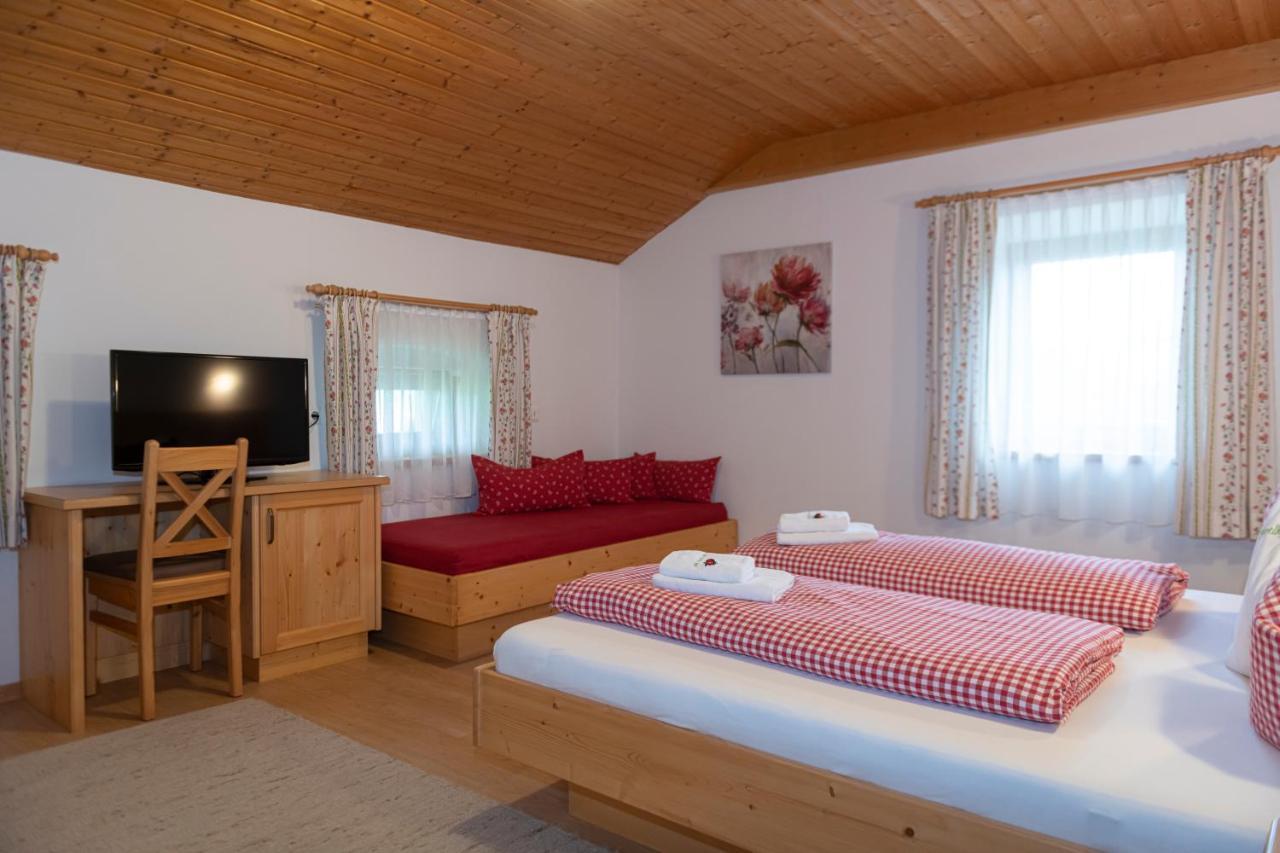 Hartlhof Urlaub Am Baby- Und Kinderbauernhof Niederau Exterior foto